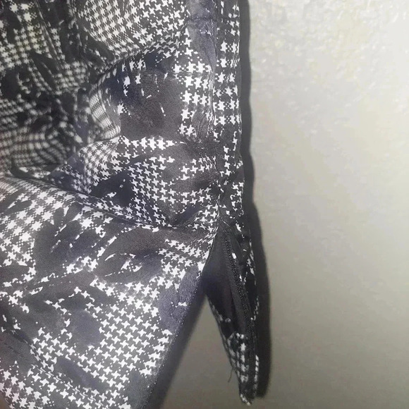 J. Jill Small 2 Way Zip Down Puffer Vest Long Length Black White Zip Pckts - Picture 4 of 7